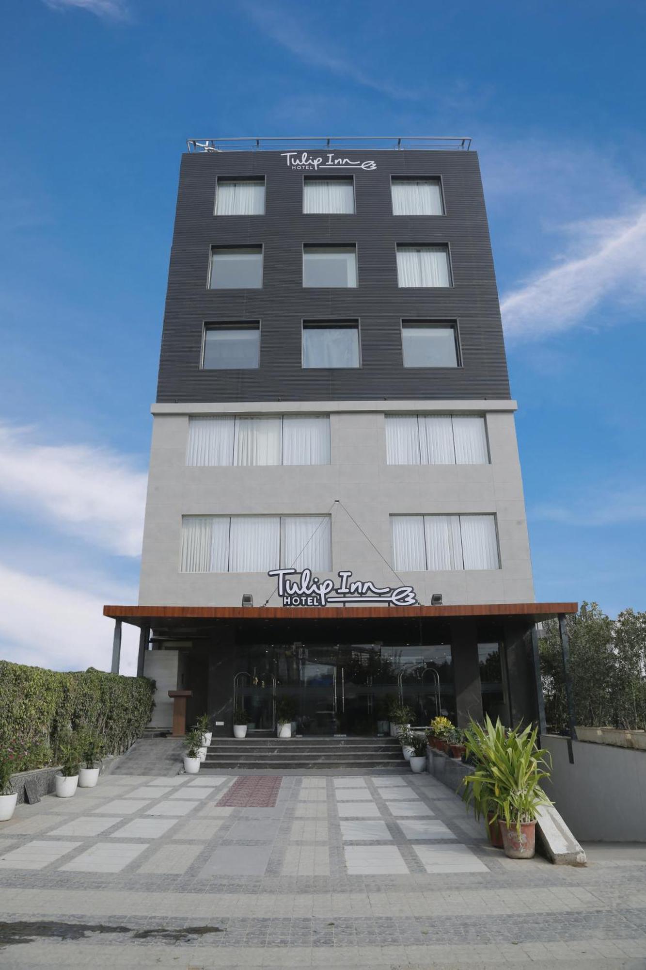 蓝宝石酒店 Zirakpur 外观 照片