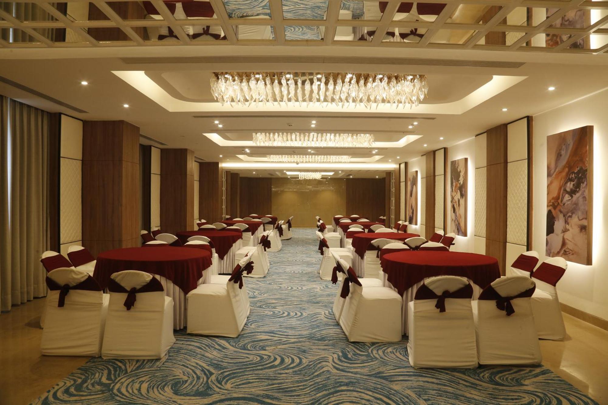 蓝宝石酒店 Zirakpur 外观 照片
