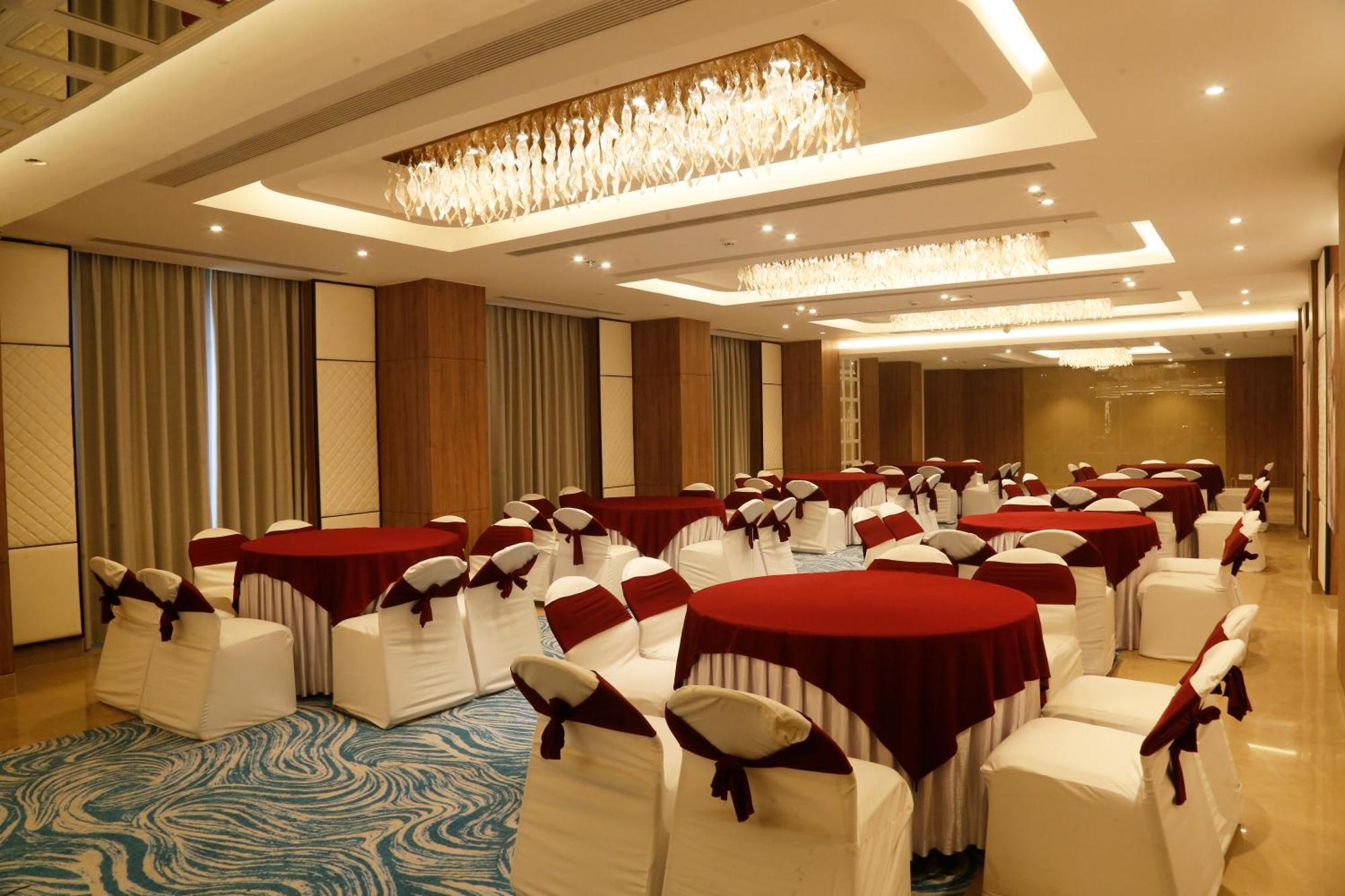 蓝宝石酒店 Zirakpur 外观 照片