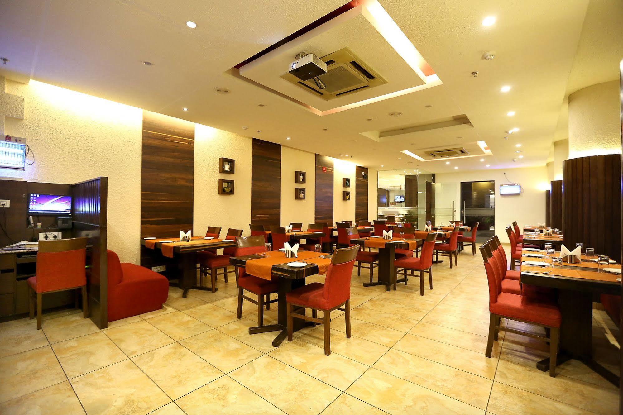 蓝宝石酒店 Zirakpur 外观 照片